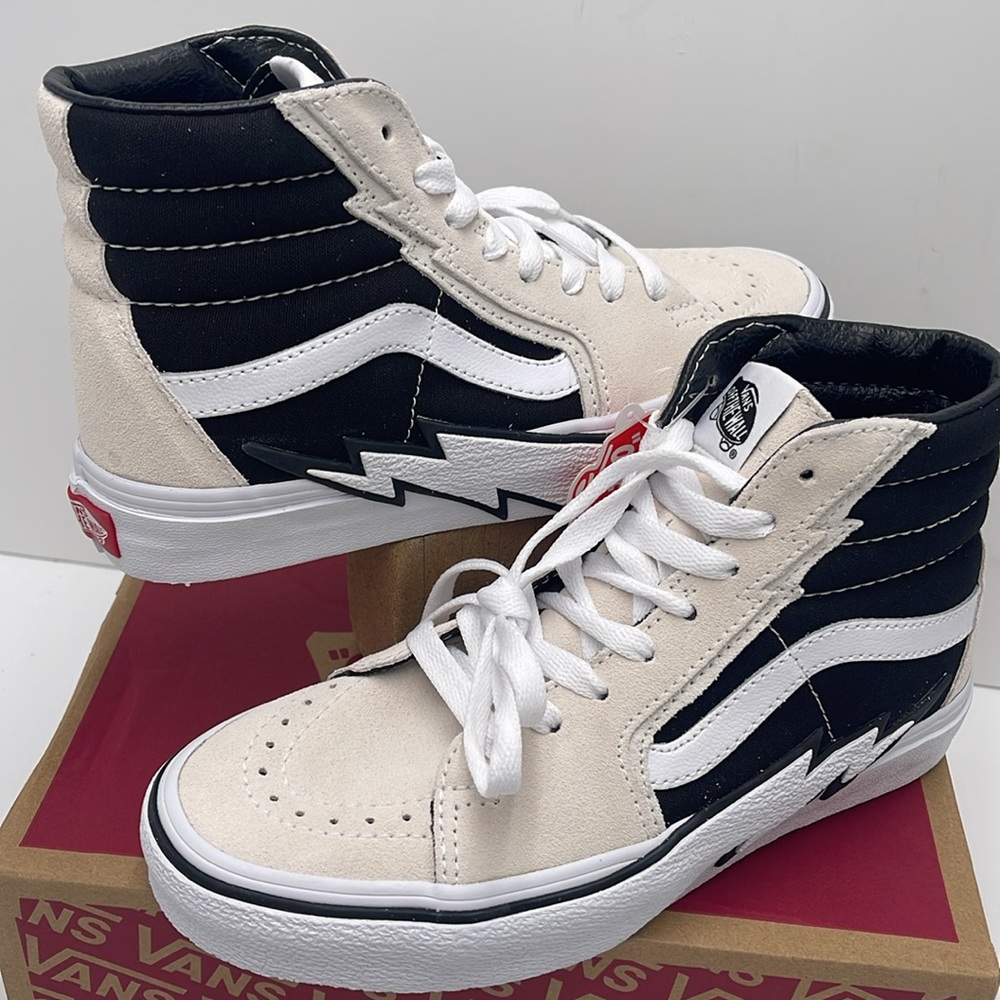 Vans WMNS High-Top Sneakers in Black White Sk8-Hi Bolt
Antique White/Black - Picture 10 of 16